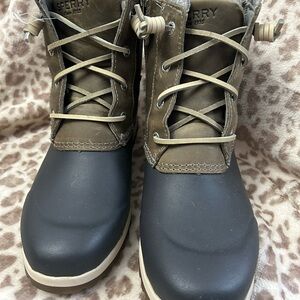 Women’s Sperry Wool/Thinsulate winterBoots. Sz 7